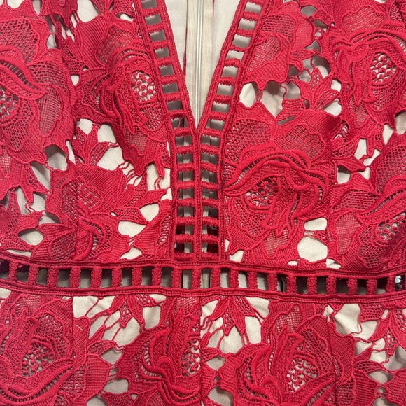 Astr The Label Red Short Sleeve V-neck Battenberg Lace Romper - Size L - Picture 5 of 7